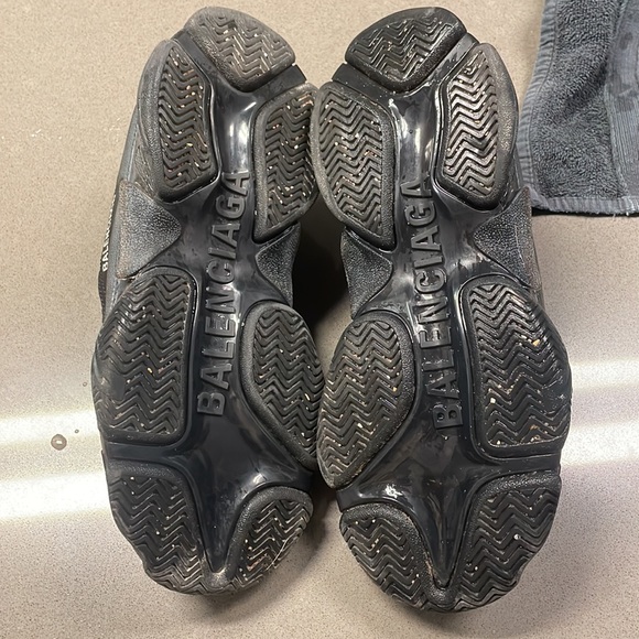women’s balenciaga triple s - Picture 4 of 4